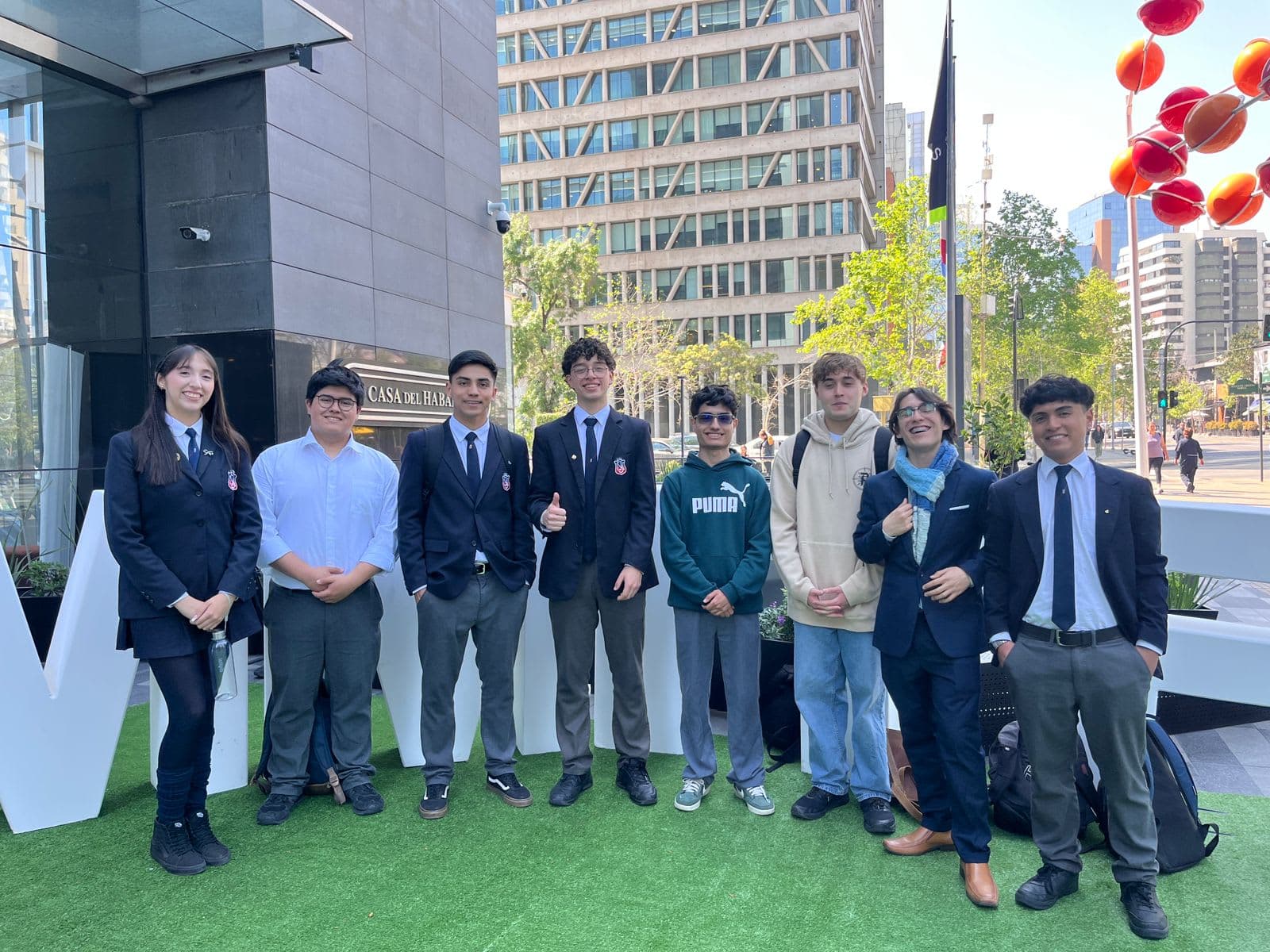 El equipo de HiveYoung participando en el Summit de País Digital 2025